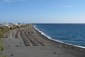 Statiunea si plaja Kamari din Santorini